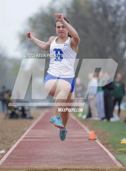 Thumbnail 3 in Longmont Invite Track and Field 2025 (Field) photogallery.