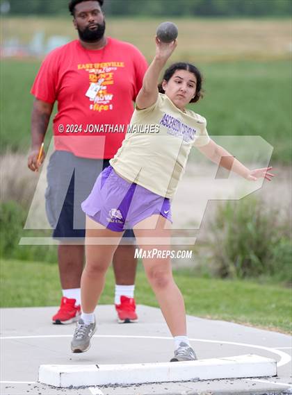 Thumbnail 2 in LHSAA 1A-8 District Meet photogallery.