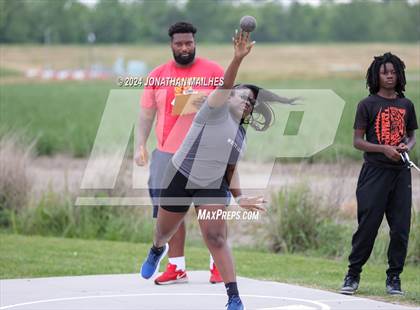 Thumbnail 1 in LHSAA 1A-8 District Meet photogallery.