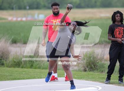 Thumbnail 1 in LHSAA 1A-8 District Meet photogallery.