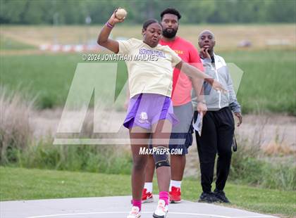 Thumbnail 2 in LHSAA 1A-8 District Meet photogallery.