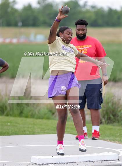Thumbnail 3 in LHSAA 1A-8 District Meet photogallery.