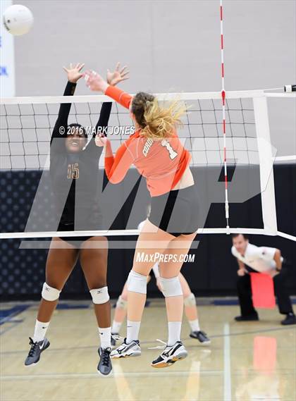 Thumbnail 2 in Corona del Sol vs. Mountain Pointe (AIA D6 Final) photogallery.