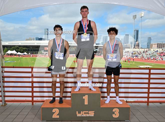 Photo 1 in the UIL 2A Boys Track & Field Finals (Awards) Photo Gallery ...