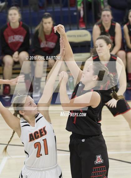 Thumbnail 2 in Jonathan Alder vs Amanda-Clearcreek (Teays Valley Jeff Sheets Holiday Classic) photogallery.