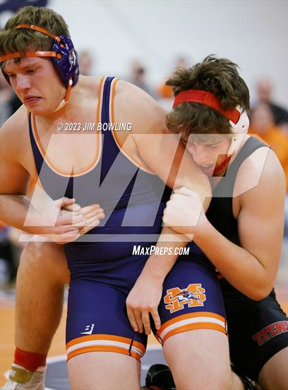 Thumbnail 2 in Mahomet-Seymour Meet photogallery.