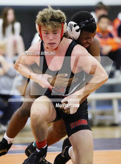 Thumbnail 2 in Mahomet-Seymour Meet photogallery.