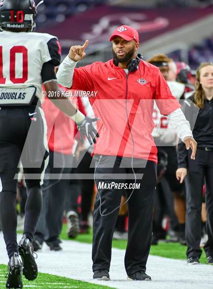Thumbnail 1 in Kingwood vs Clear Brook (UIL 6A Region III Bi-District) photogallery.