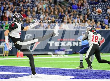 Thumbnail 2 in Kingwood vs Clear Brook (UIL 6A Region III Bi-District) photogallery.