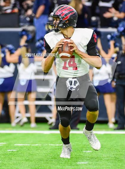 Thumbnail 1 in Kingwood vs Clear Brook (UIL 6A Region III Bi-District) photogallery.