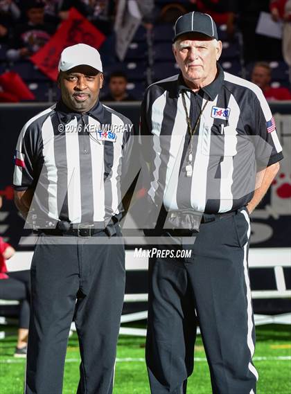 Thumbnail 1 in Kingwood vs Clear Brook (UIL 6A Region III Bi-District) photogallery.