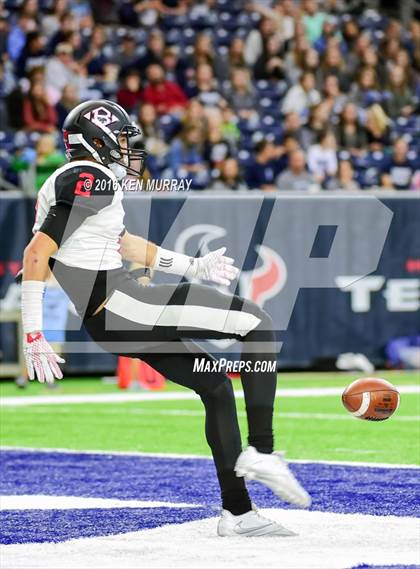 Thumbnail 1 in Kingwood vs Clear Brook (UIL 6A Region III Bi-District) photogallery.