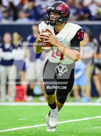 Thumbnail 2 in Kingwood vs Clear Brook (UIL 6A Region III Bi-District) photogallery.