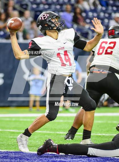 Thumbnail 1 in Kingwood vs Clear Brook (UIL 6A Region III Bi-District) photogallery.