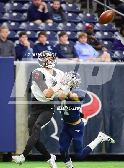 Thumbnail 2 in Kingwood vs Clear Brook (UIL 6A Region III Bi-District) photogallery.