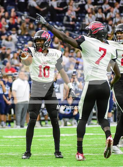 Thumbnail 2 in Kingwood vs Clear Brook (UIL 6A Region III Bi-District) photogallery.