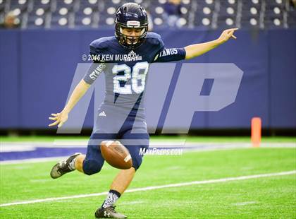Thumbnail 2 in Kingwood vs Clear Brook (UIL 6A Region III Bi-District) photogallery.