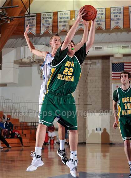 Thumbnail 2 in Brea Olinda vs Rancho Bernardo (MaxPreps Holiday Classic) photogallery.