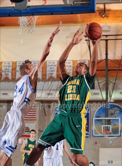 Thumbnail 1 in Brea Olinda vs Rancho Bernardo (MaxPreps Holiday Classic) photogallery.