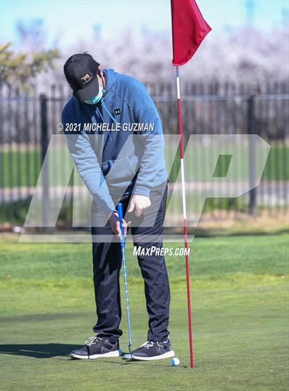 Thumbnail 2 in St. Stanislaus Boys Golf Meet photogallery.