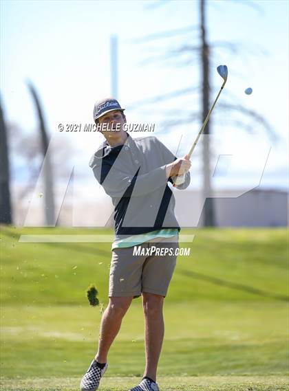 Thumbnail 3 in St. Stanislaus Boys Golf Meet photogallery.