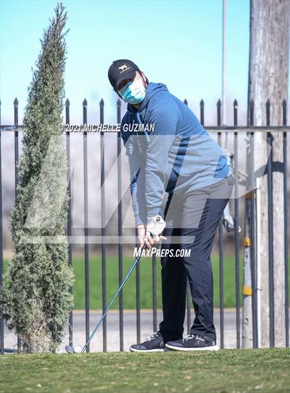 Thumbnail 3 in St. Stanislaus Boys Golf Meet photogallery.