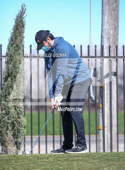 Thumbnail 2 in St. Stanislaus Boys Golf Meet photogallery.