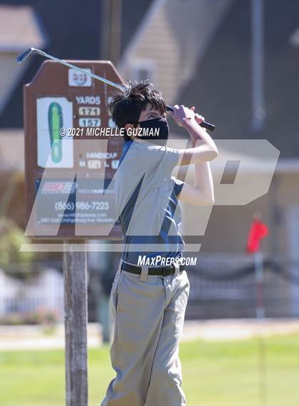 Thumbnail 2 in St. Stanislaus Boys Golf Meet photogallery.