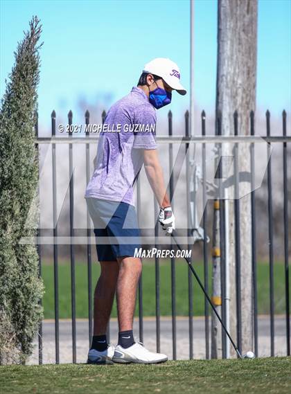 Thumbnail 1 in St. Stanislaus Boys Golf Meet photogallery.