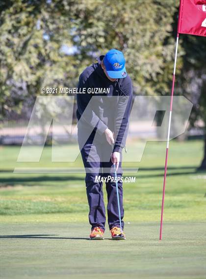 Thumbnail 3 in St. Stanislaus Boys Golf Meet photogallery.