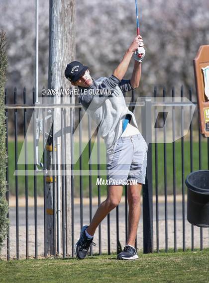 Thumbnail 3 in St. Stanislaus Boys Golf Meet photogallery.