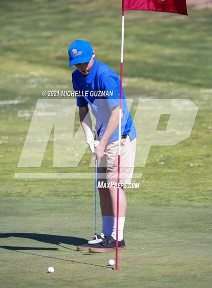 Thumbnail 3 in St. Stanislaus Boys Golf Meet photogallery.