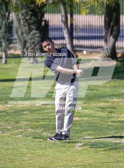 Thumbnail 3 in St. Stanislaus Boys Golf Meet photogallery.
