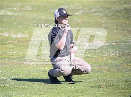 Thumbnail 2 in St. Stanislaus Boys Golf Meet photogallery.