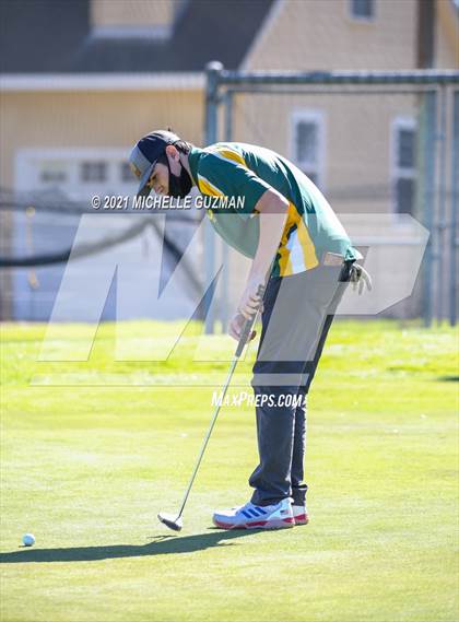 Thumbnail 3 in St. Stanislaus Boys Golf Meet photogallery.