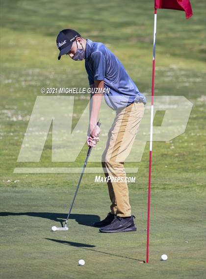 Thumbnail 2 in St. Stanislaus Boys Golf Meet photogallery.