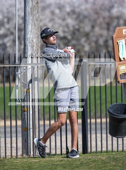 Thumbnail 2 in St. Stanislaus Boys Golf Meet photogallery.
