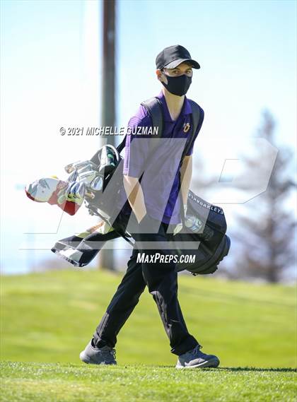Thumbnail 1 in St. Stanislaus Boys Golf Meet photogallery.