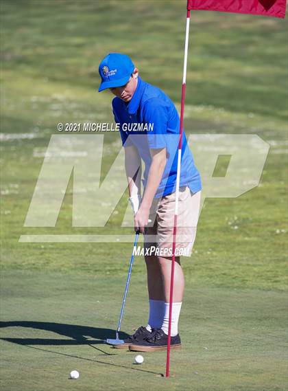 Thumbnail 2 in St. Stanislaus Boys Golf Meet photogallery.