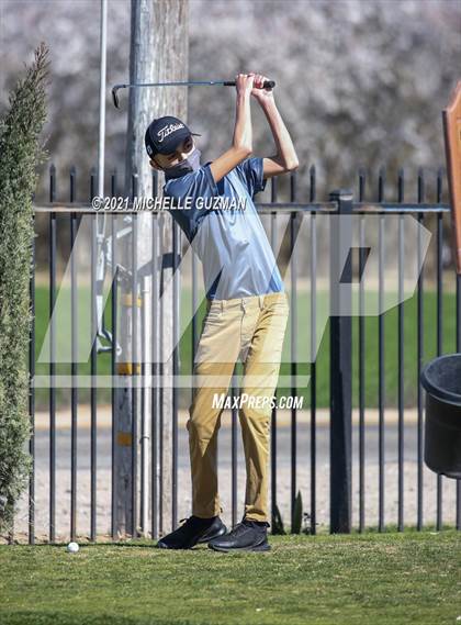 Thumbnail 3 in St. Stanislaus Boys Golf Meet photogallery.