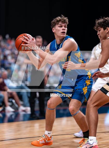 Thumbnail 1 in Jayton vs. Bryson (UIL 1A Basketball Division II Final) photogallery.
