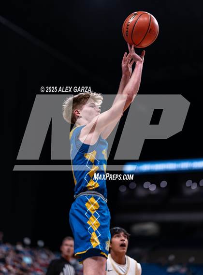 Thumbnail 2 in Jayton vs. Bryson (UIL 1A Basketball Division II Final) photogallery.