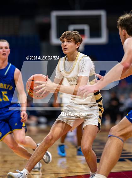 Thumbnail 1 in Jayton vs. Bryson (UIL 1A Basketball Division II Final) photogallery.