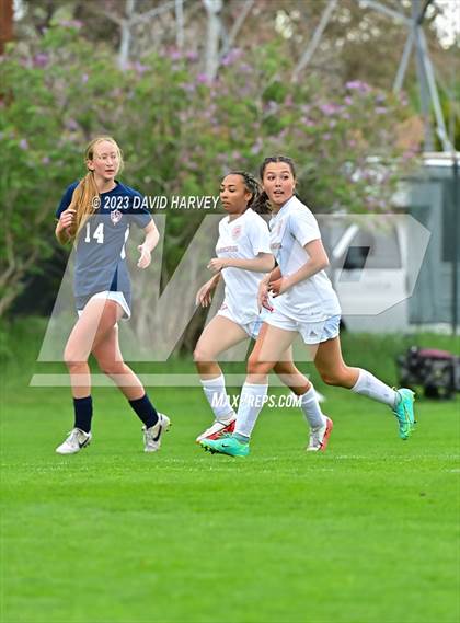 Thumbnail 3 in Dakota Ridge vs Grand Junction ( CHSAA 4A Playoff Round Two) photogallery.
