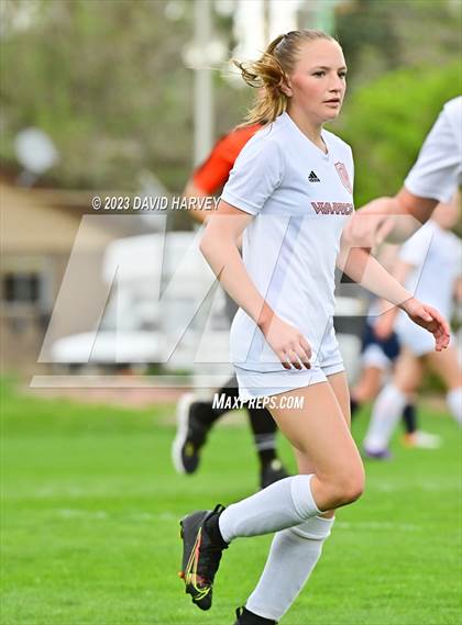 Thumbnail 3 in Dakota Ridge vs Grand Junction ( CHSAA 4A Playoff Round Two) photogallery.
