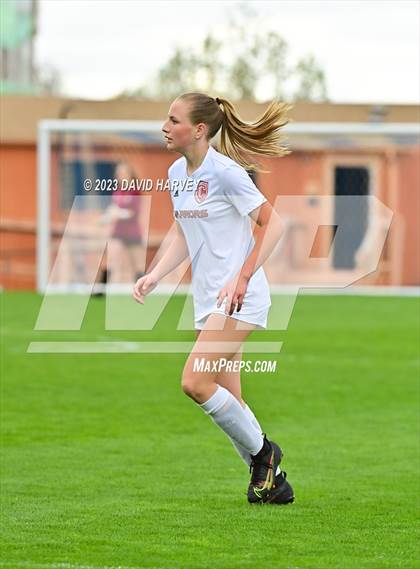 Thumbnail 2 in Dakota Ridge vs Grand Junction ( CHSAA 4A Playoff Round Two) photogallery.