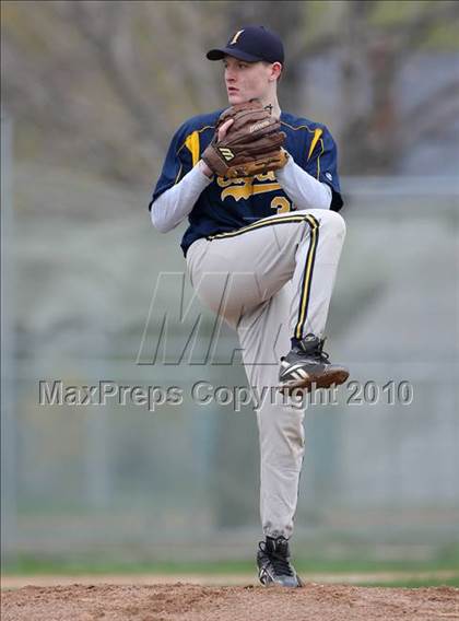 Thumbnail 3 in Sutherland @ Irondequoit photogallery.