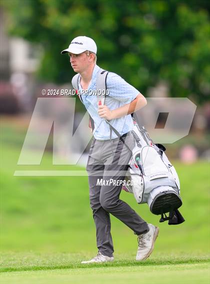 Thumbnail 2 in NCHSAA 2A Final (Day 1) photogallery.