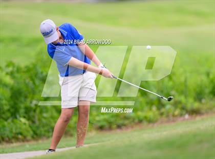 Thumbnail 2 in NCHSAA 2A Final (Day 1) photogallery.