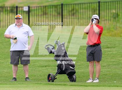 Thumbnail 1 in NCHSAA 2A Final (Day 1) photogallery.